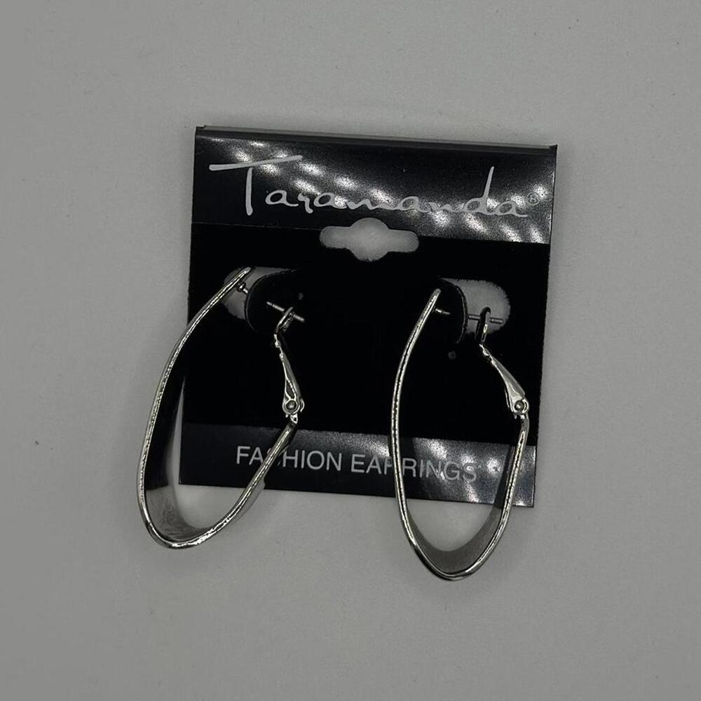 Taramanda Silver Textured Oval Hoop Earrings